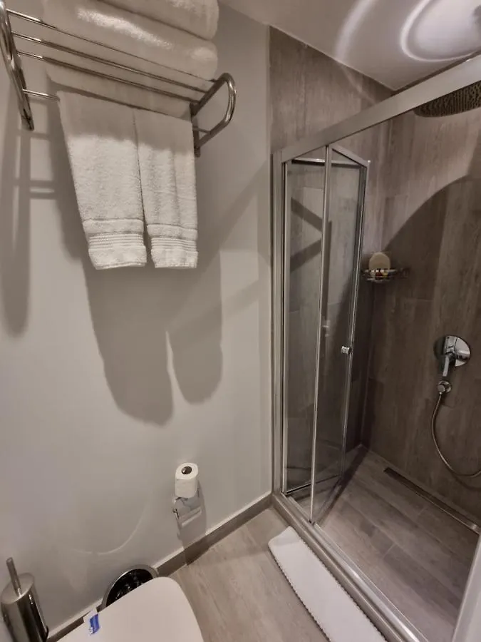 10M2 Hotel Istanbul 0*,